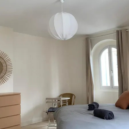 15, Beautiful 3 Bedrooms Apartment *