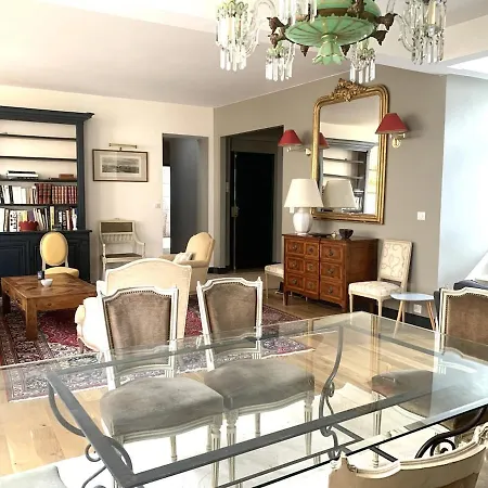 Apartment 15, Beautiful 3 Bedrooms Paris