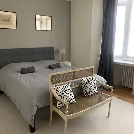 Apartment 15, Beautiful 3 Bedrooms *